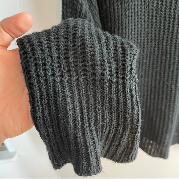 Brandy Melville Oversized Knit Sweater - Picture 4 of 9